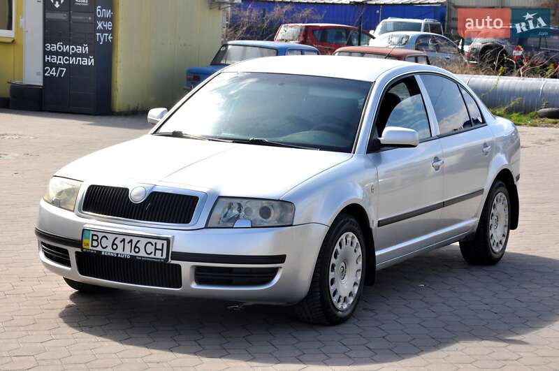 Лифтбек Skoda Superb 2005 в 
