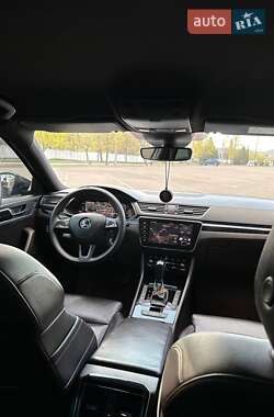 Лифтбек Skoda Superb 2016 в 