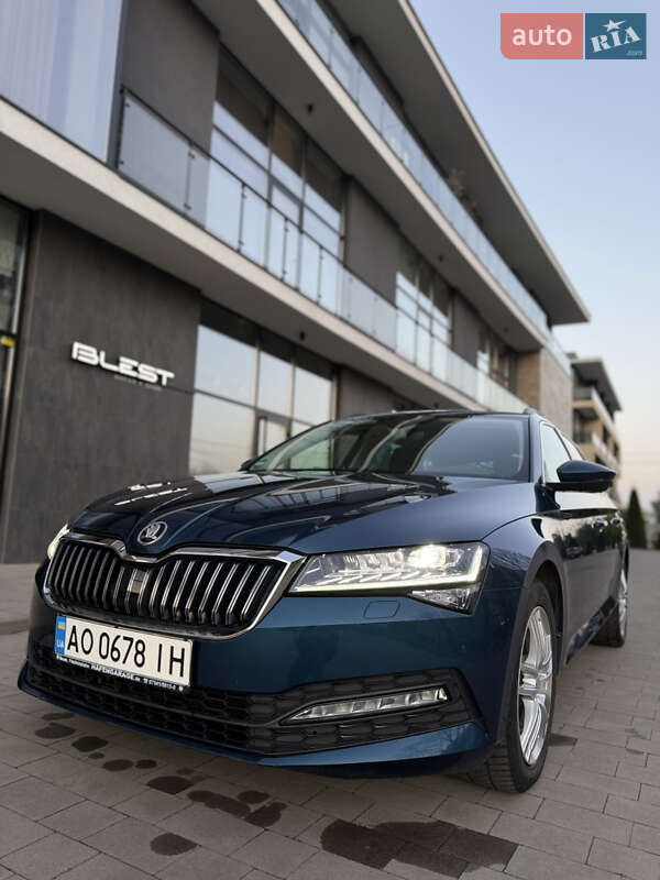 Універсал Skoda Superb 2022 в Ужгороді