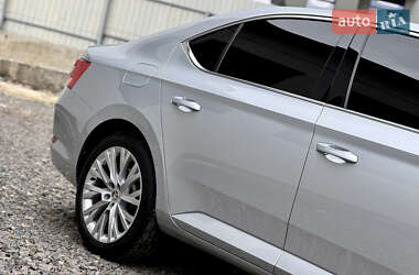 Лифтбек Skoda Superb 2022 в 