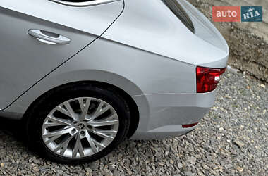 Лифтбек Skoda Superb 2022 в 