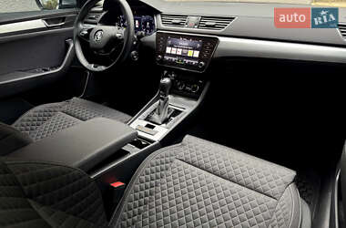 Лифтбек Skoda Superb 2022 в 
