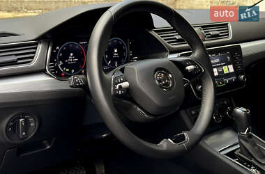 Лифтбек Skoda Superb 2022 в 