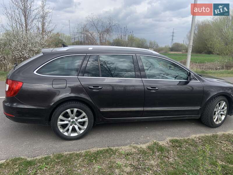 Универсал Skoda Superb 2011 в 