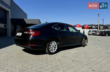 Лифтбек Skoda Superb 2020 в 