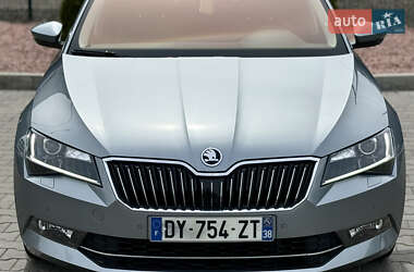 Лифтбек Skoda Superb 2016 в 