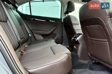 Лифтбек Skoda Superb 2016 в 