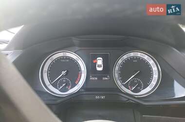 Лифтбек Skoda Superb 2016 в 
