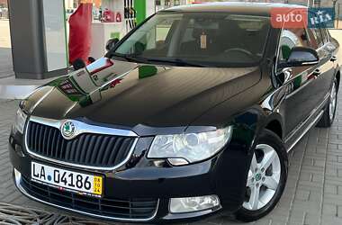 Лифтбек Skoda Superb 2013 в 