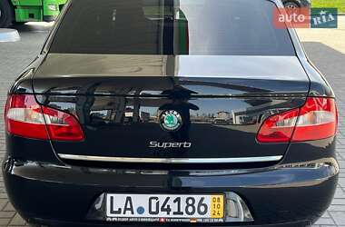 Лифтбек Skoda Superb 2013 в 