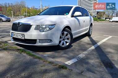 Лифтбек Skoda Superb 2010 в 
