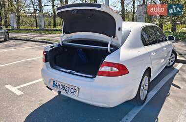 Лифтбек Skoda Superb 2010 в 