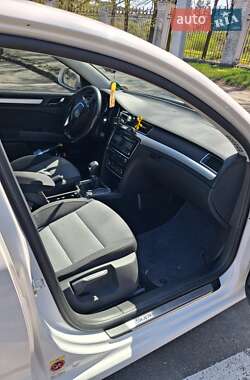Лифтбек Skoda Superb 2010 в 