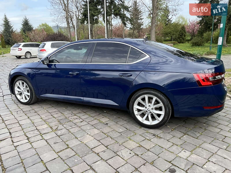 Лифтбек Skoda Superb 2017 в Мукачево