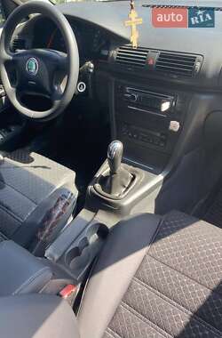 Лифтбек Skoda Superb 2005 в 