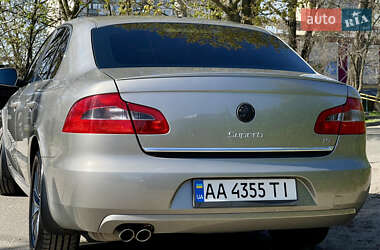 Лифтбек Skoda Superb 2012 в 
