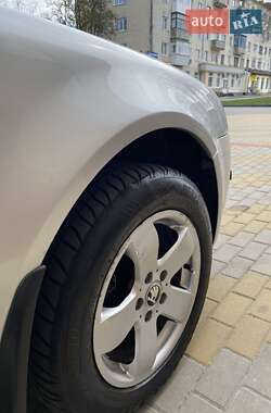 Лифтбек Skoda Superb 2003 в 