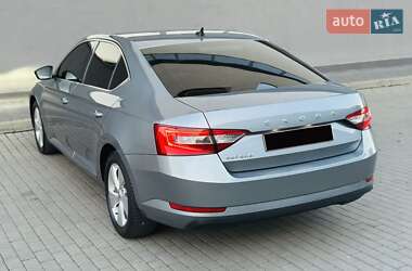 Лифтбек Skoda Superb 2019 в 