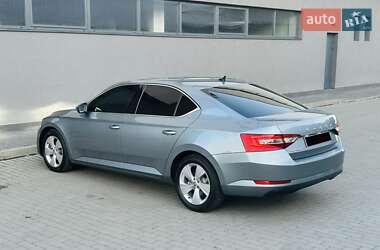 Лифтбек Skoda Superb 2019 в 