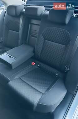 Лифтбек Skoda Superb 2019 в 