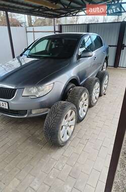 Лифтбек Skoda Superb 2011 в 