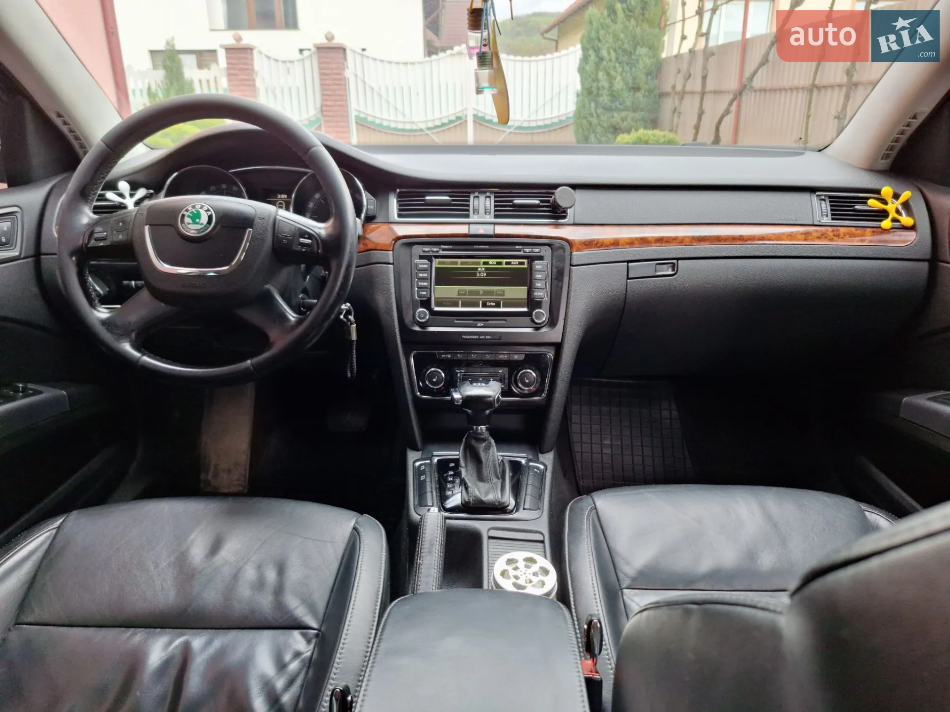 2010 Skoda Superb - мініатюра 10