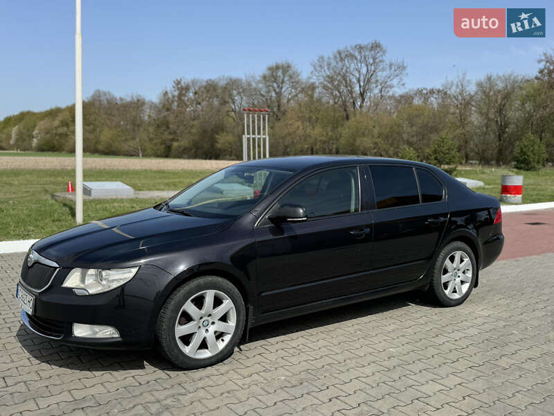 Лифтбек Skoda Superb 2012 в 