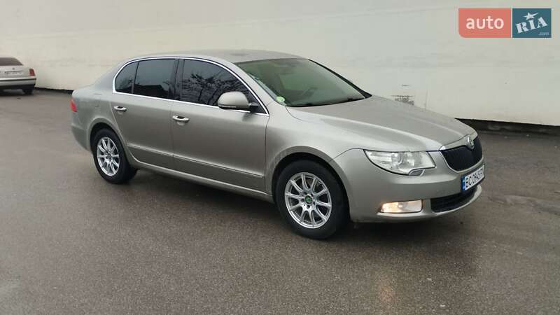 Лифтбек Skoda Superb 2011 в Львове
