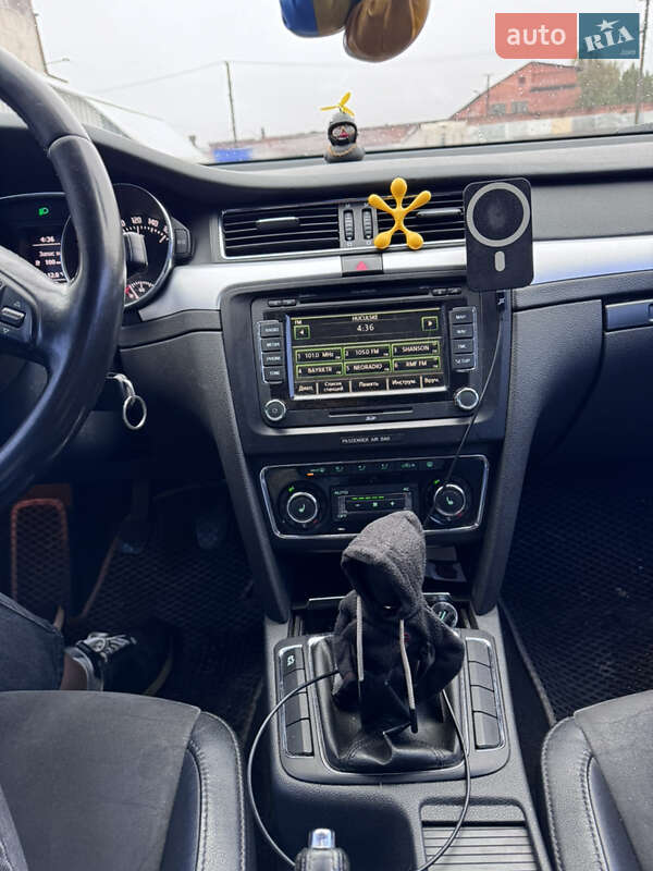 Лифтбек Skoda Superb 2012 в Шептицькому