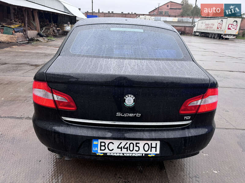 Лифтбек Skoda Superb 2012 в Шептицькому