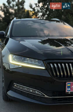 Універсал Skoda Superb 2020 в 