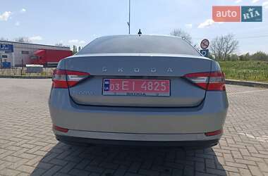 Лифтбек Skoda Superb 2019 в 