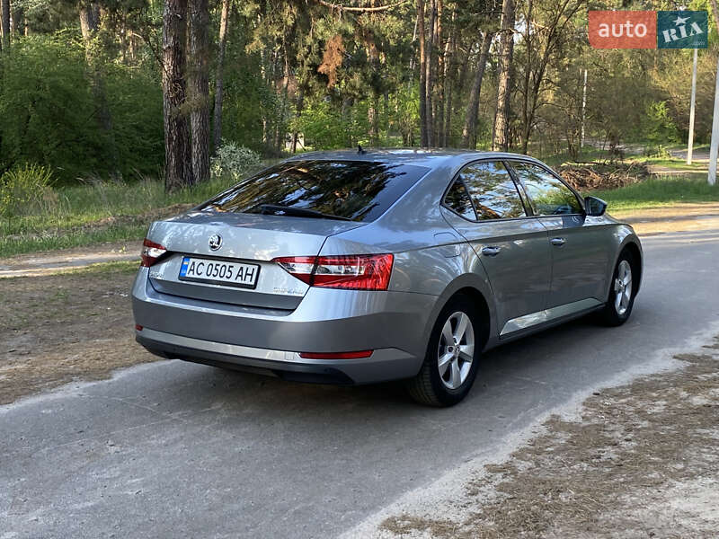 Лифтбек Skoda Superb 2016 в Черкассах