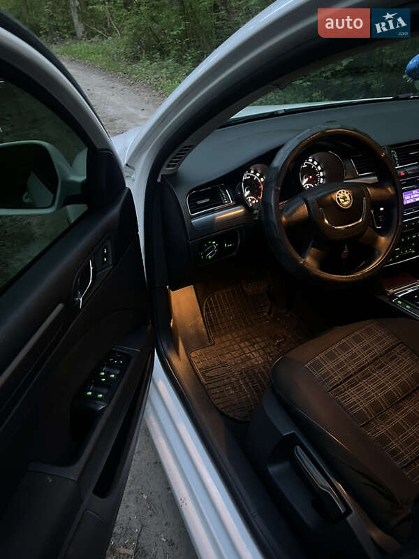 Ліфтбек Skoda Superb 2010 в Києві