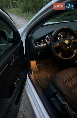 Лифтбек Skoda Superb 2010 в 