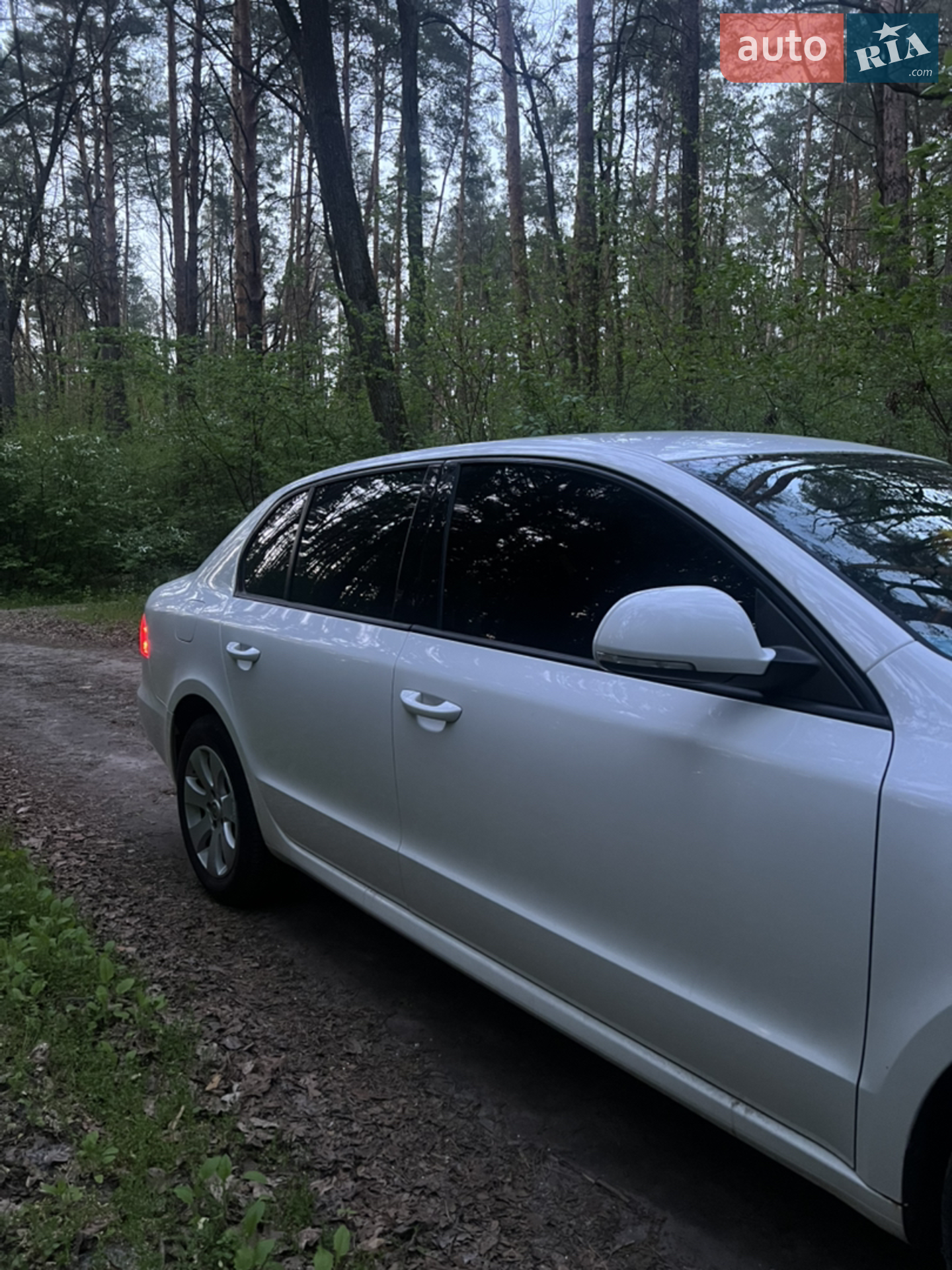 2010 Skoda Superb - мініатюра 9