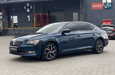Лифтбек Skoda Superb 2018 в 