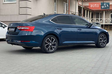 Лифтбек Skoda Superb 2018 в 