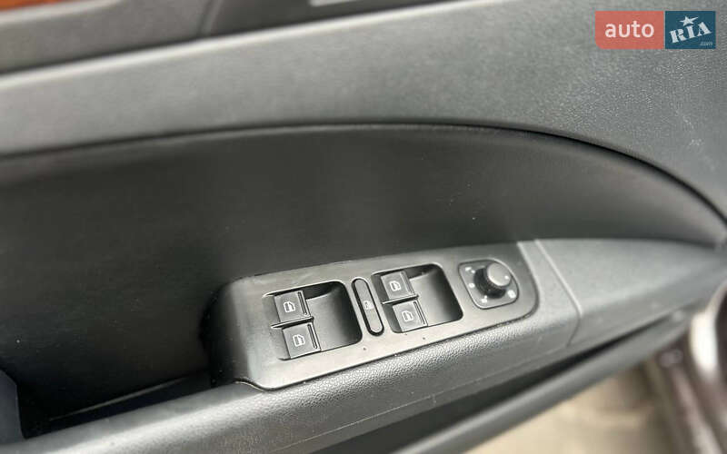 Универсал Skoda Superb 2013 в Черновцах