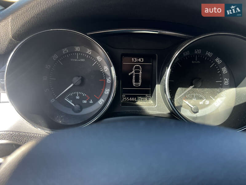 Универсал Skoda Superb 2015 в Мукачево