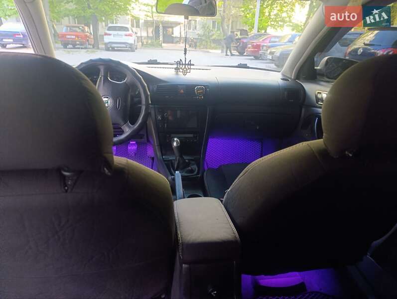 Лифтбек Skoda Superb 2004 в Запорожье