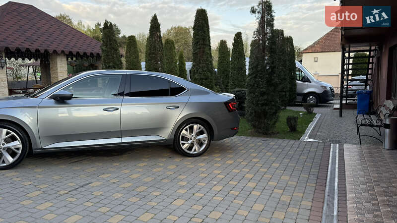Лифтбек Skoda Superb 2019 в Сваляве