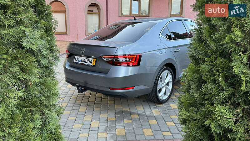 Лифтбек Skoda Superb 2019 в Сваляве