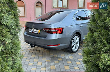 Лифтбек Skoda Superb 2019 в 
