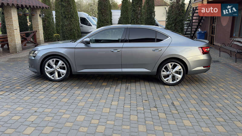 Лифтбек Skoda Superb 2019 в Сваляве