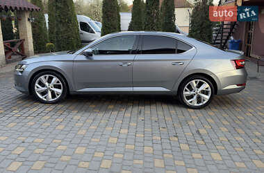 Лифтбек Skoda Superb 2019 в 