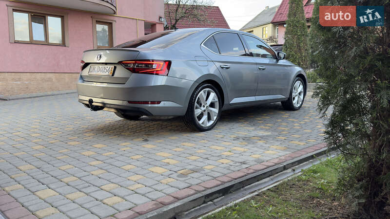Лифтбек Skoda Superb 2019 в Сваляве