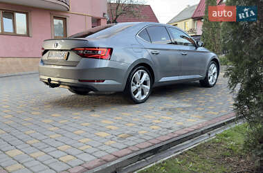 Лифтбек Skoda Superb 2019 в 