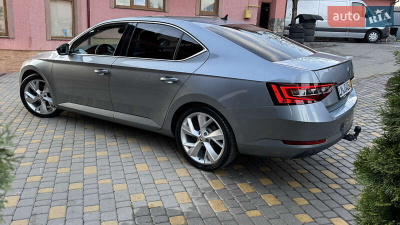 Лифтбек Skoda Superb 2019 в Сваляве