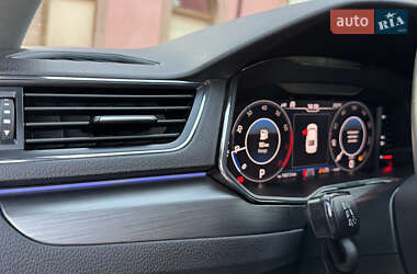 Лифтбек Skoda Superb 2019 в 